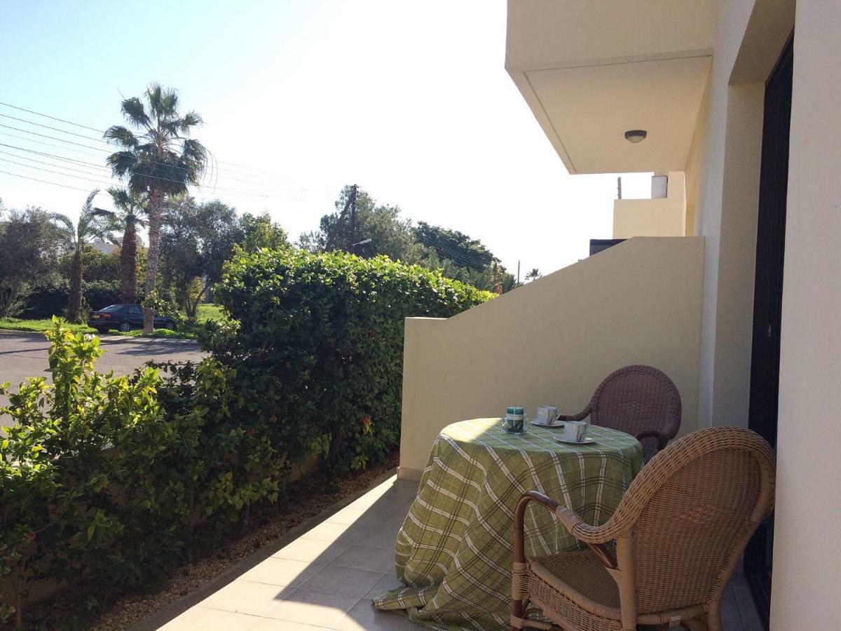 Faros Beach Apartment Πάφος Εξωτερικό φωτογραφία