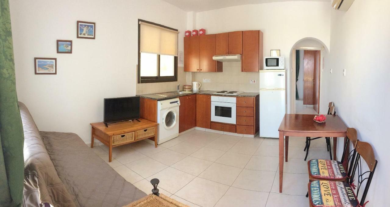 Faros Beach Apartment Πάφος Εξωτερικό φωτογραφία